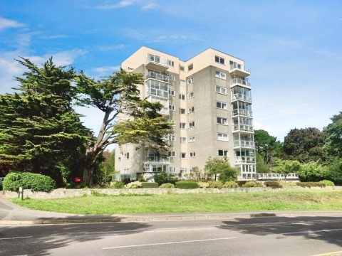 View Full Details for Chine Crescent Road