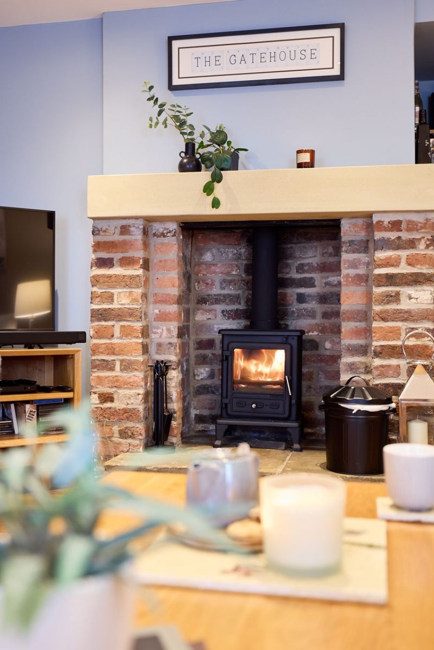 Images for The Gate House, Great North Road, Wentbridge