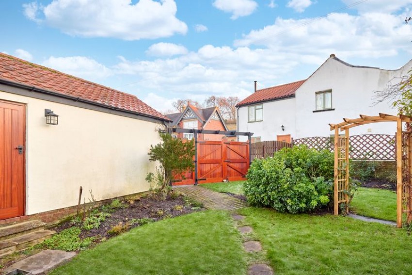 Images for The Gate House, Great North Road, Wentbridge