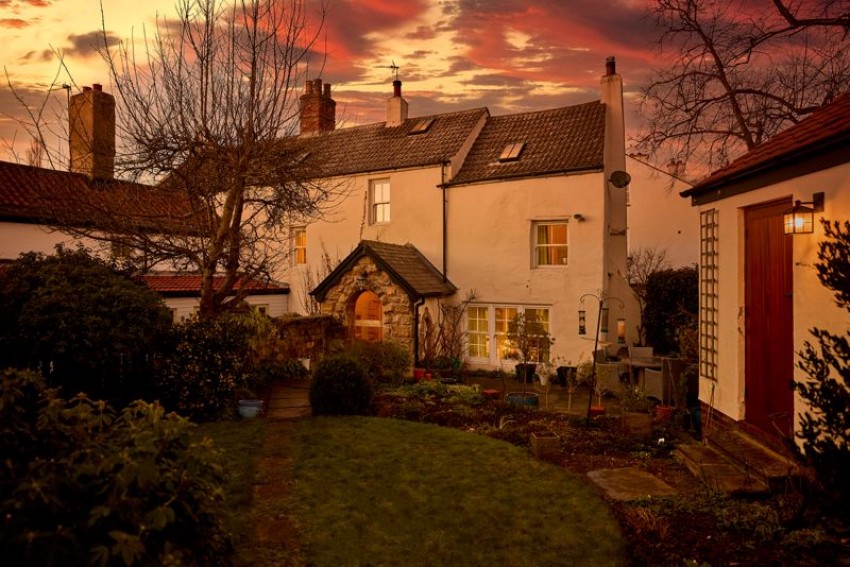 Images for The Gate House, Great North Road, Wentbridge