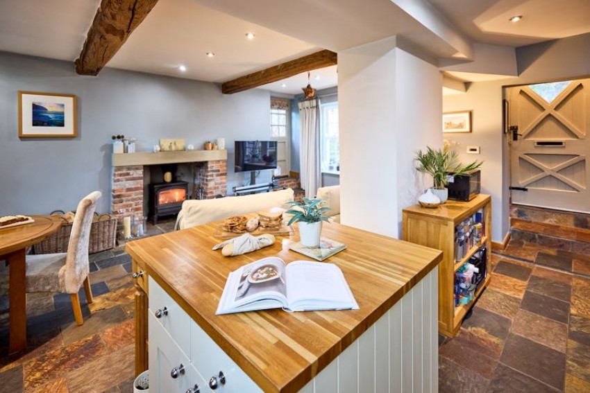 Images for The Gate House, Great North Road, Wentbridge