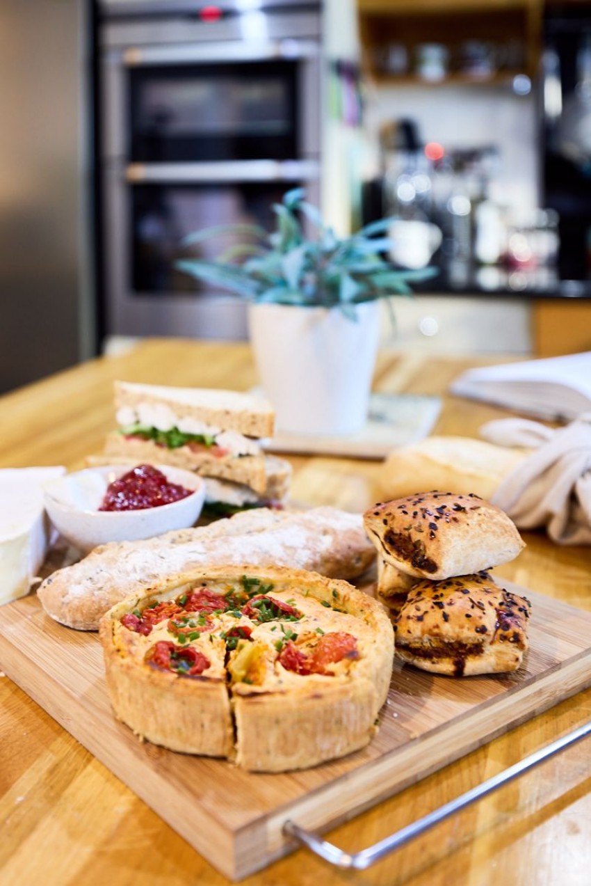 Images for The Gate House, Great North Road, Wentbridge