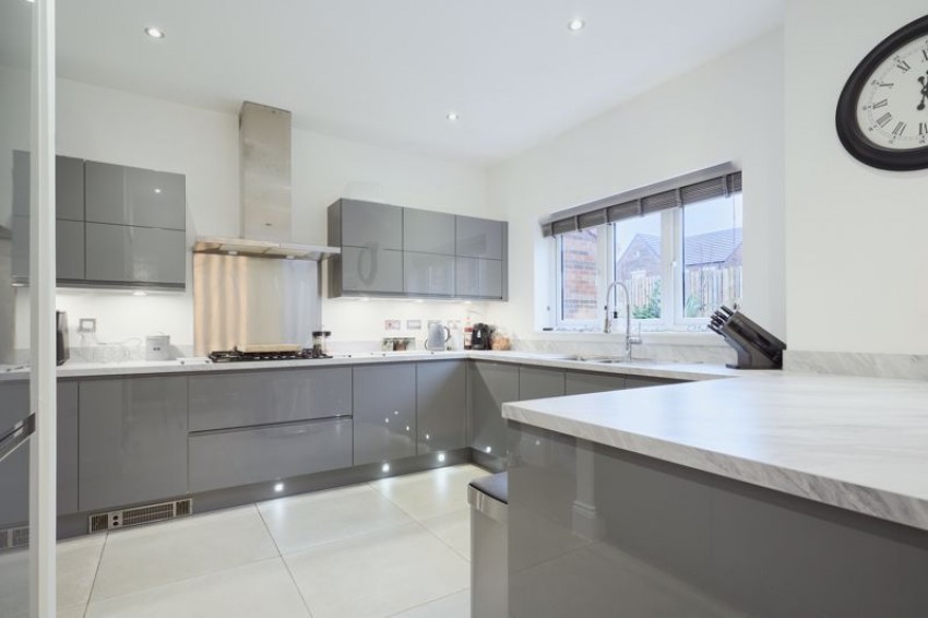 Images for Cuckoo Drive, Menston