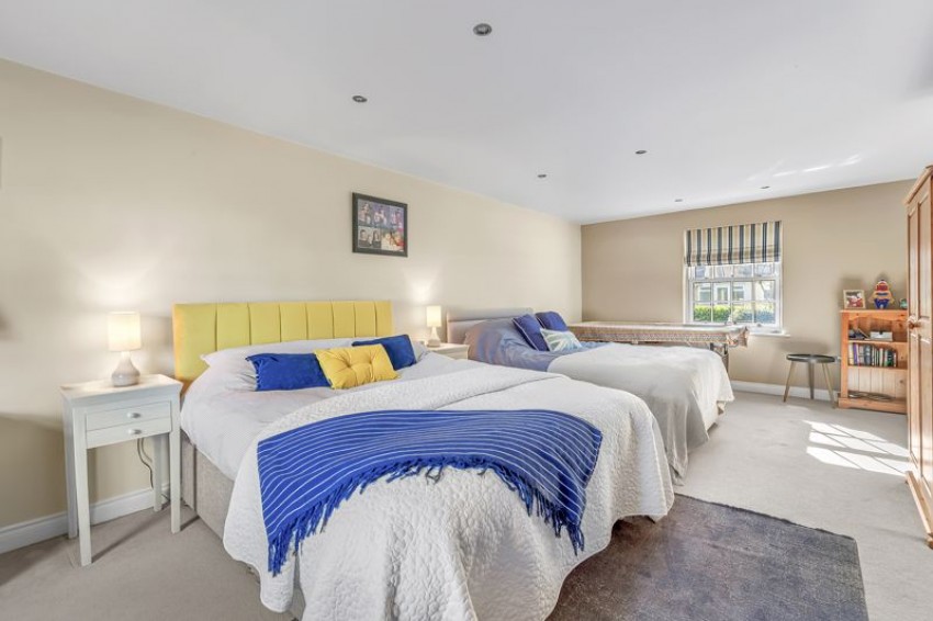 Images for Victoria Avenue, Menston