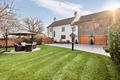 View Full Details for Wood Farmhouse Doncaster Road, Goole
