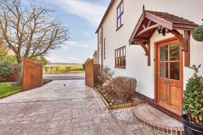 Images for Wood Farmhouse Doncaster Road, Goole