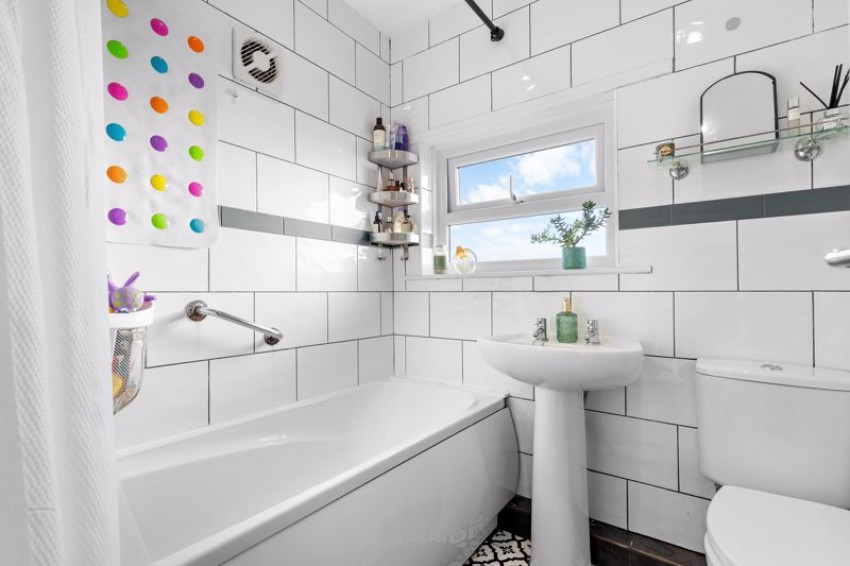 Images for Markham Avenue, Rawdon