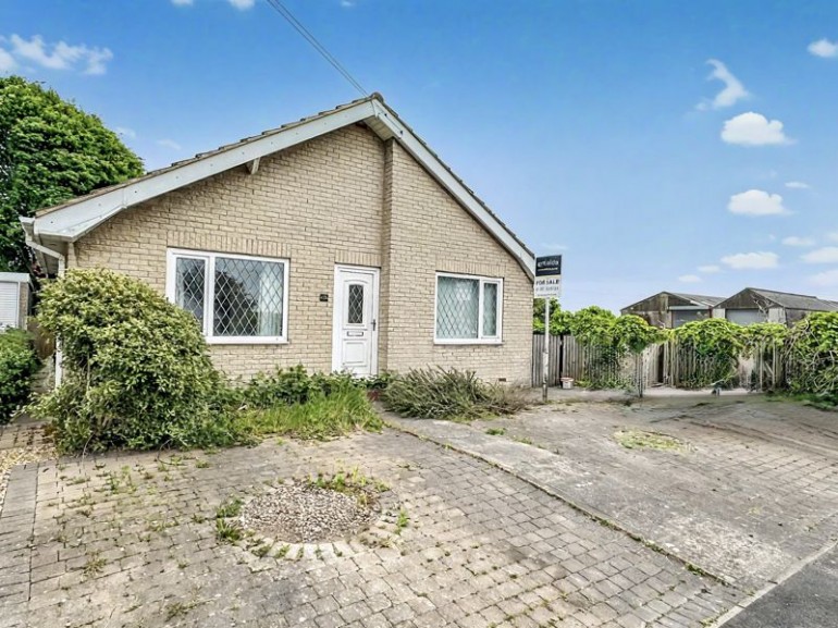 Katrina Grove, Featherstone