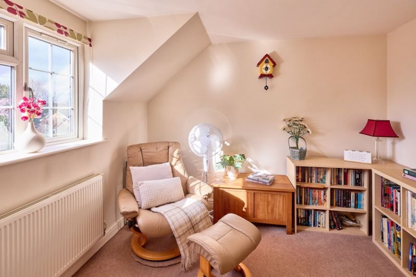 Images for 37B High Street, Hook