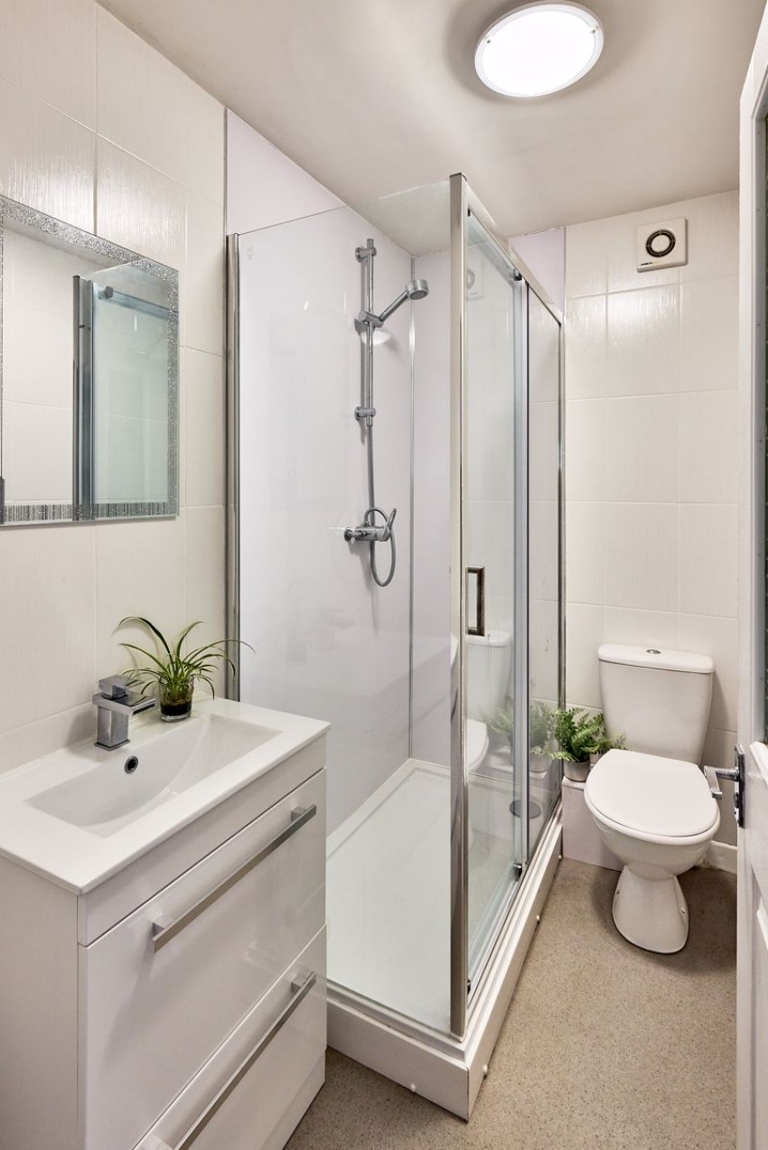 Images for 37B High Street, Hook