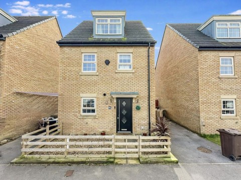 View Full Details for Girnhill Lane, Featherstone