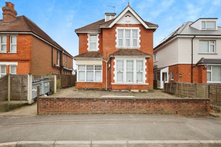 24 Talbot Road BH9 2JF