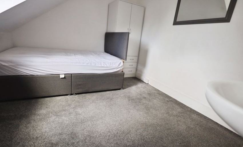 Images for Seven Double Bedrooms / Five Bathrooms - Walpole Road, Bournemouth