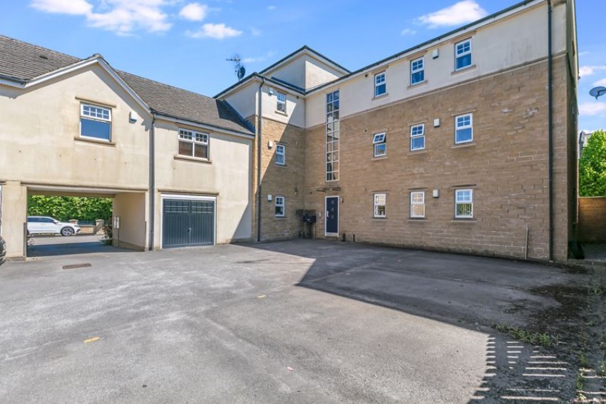 Images for High Royds Drive, Menston