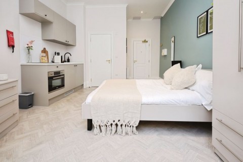 View Full Details for New build luxury apartment with bills included seconds from beach
