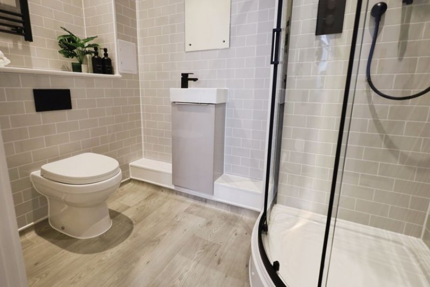 Images for New build luxury apartment with bills included seconds from beach
