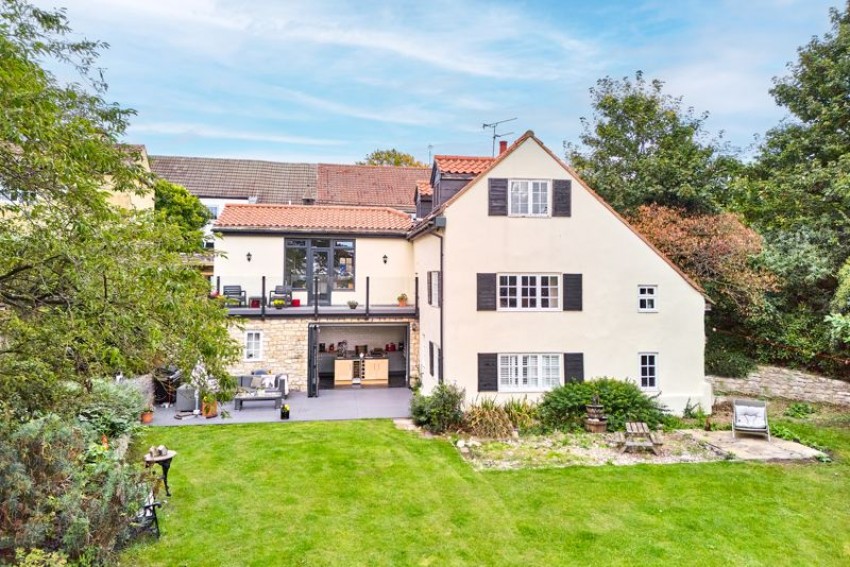 Images for Parkside Cottage, Old Village Street, Burghwallis