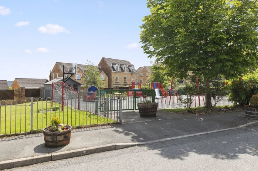 Images for Agincourt Drive, Gilstead