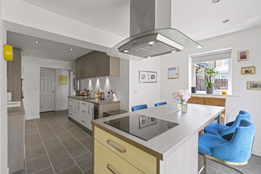 Images for Agincourt Drive, Gilstead