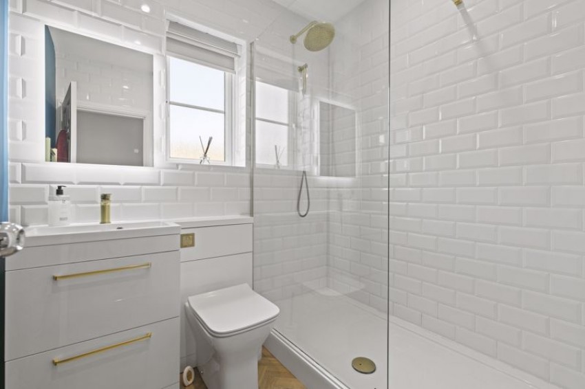 Images for Agincourt Drive, Gilstead