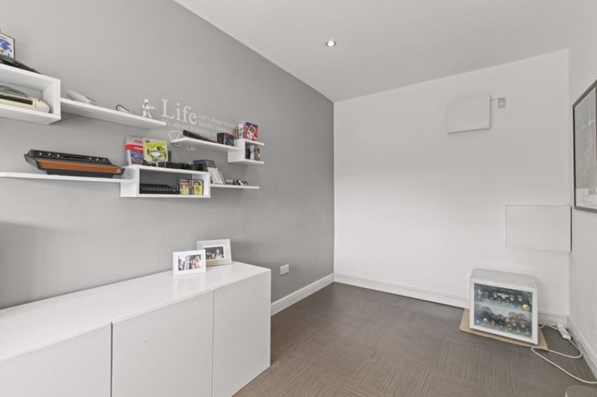 Images for Agincourt Drive, Gilstead