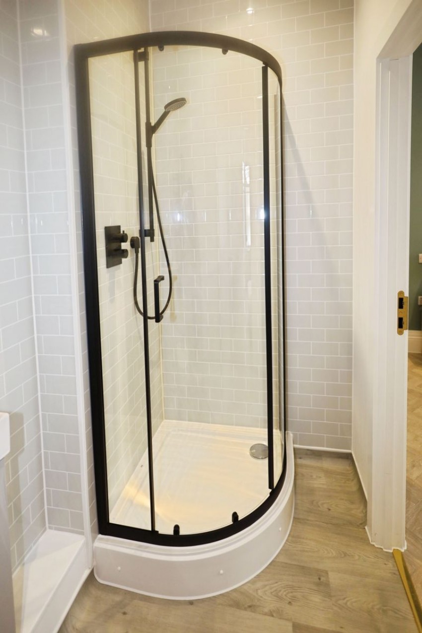 Images for New build luxury apartment with bills included seconds from beach