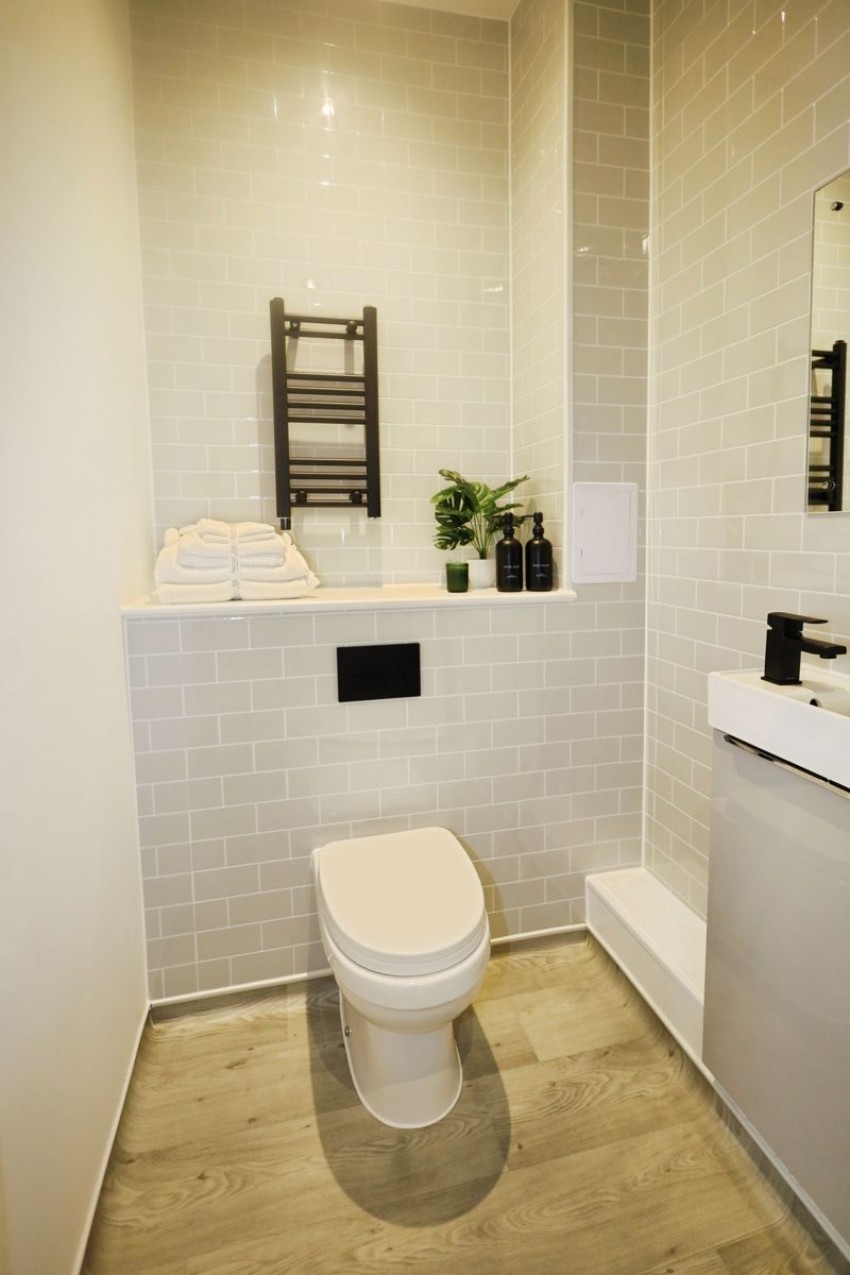 Images for New build luxury apartment with bills included seconds from beach