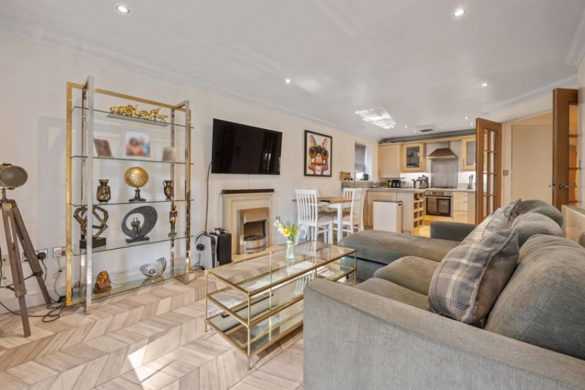 Images for The Pines, Knyveton Road