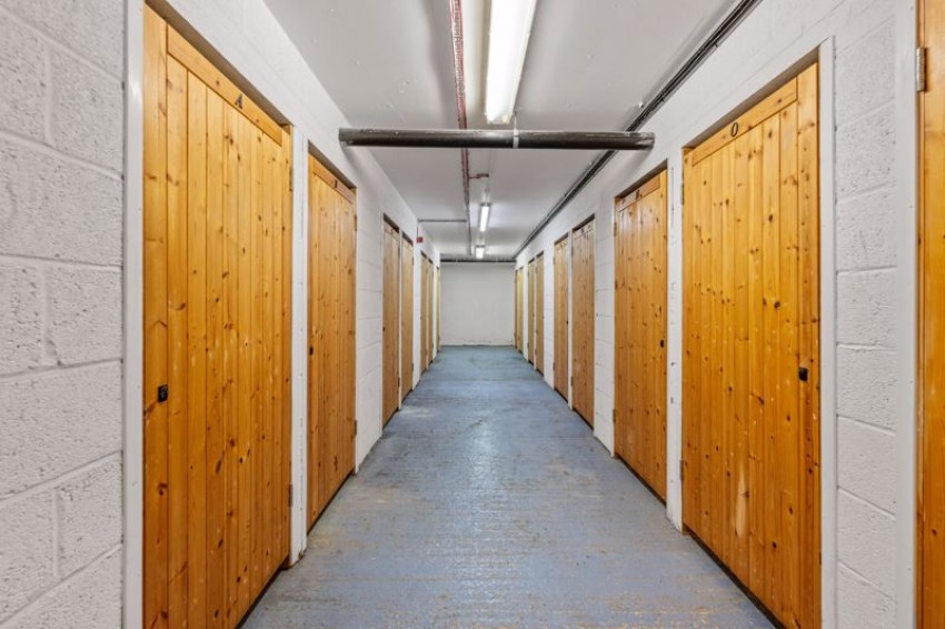 Images for The Pines, Knyveton Road