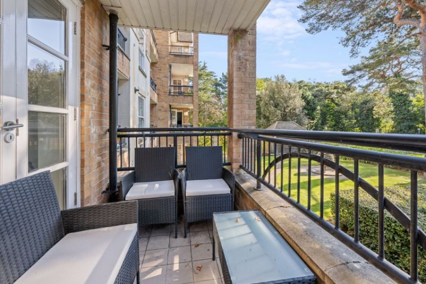 Images for The Pines, Knyveton Road