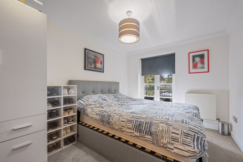 Images for The Pines, Knyveton Road