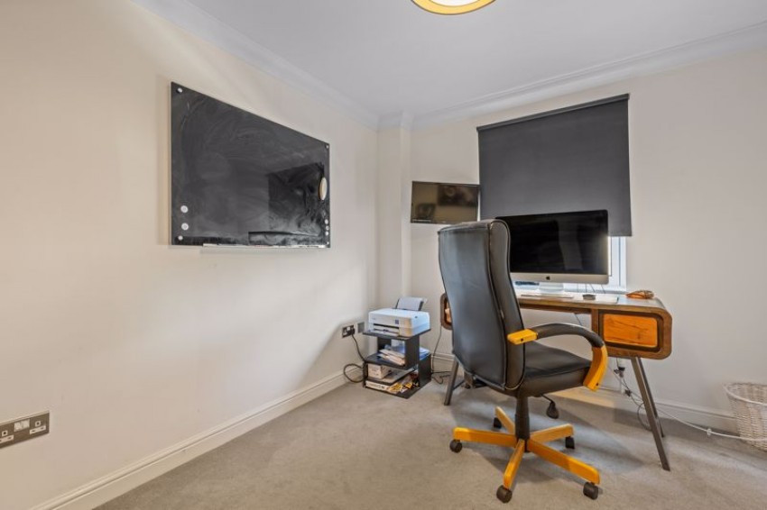 Images for The Pines, Knyveton Road