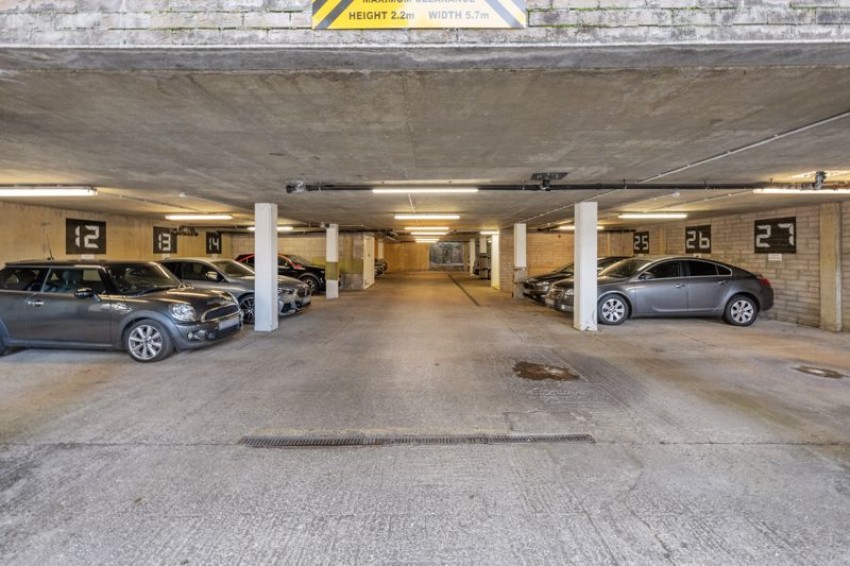 Images for The Pines, Knyveton Road