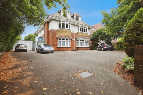 View Full Details for Portchester, Bournemouth - Stylish Second-Floor Apartment in Prime Bournemouth Location
