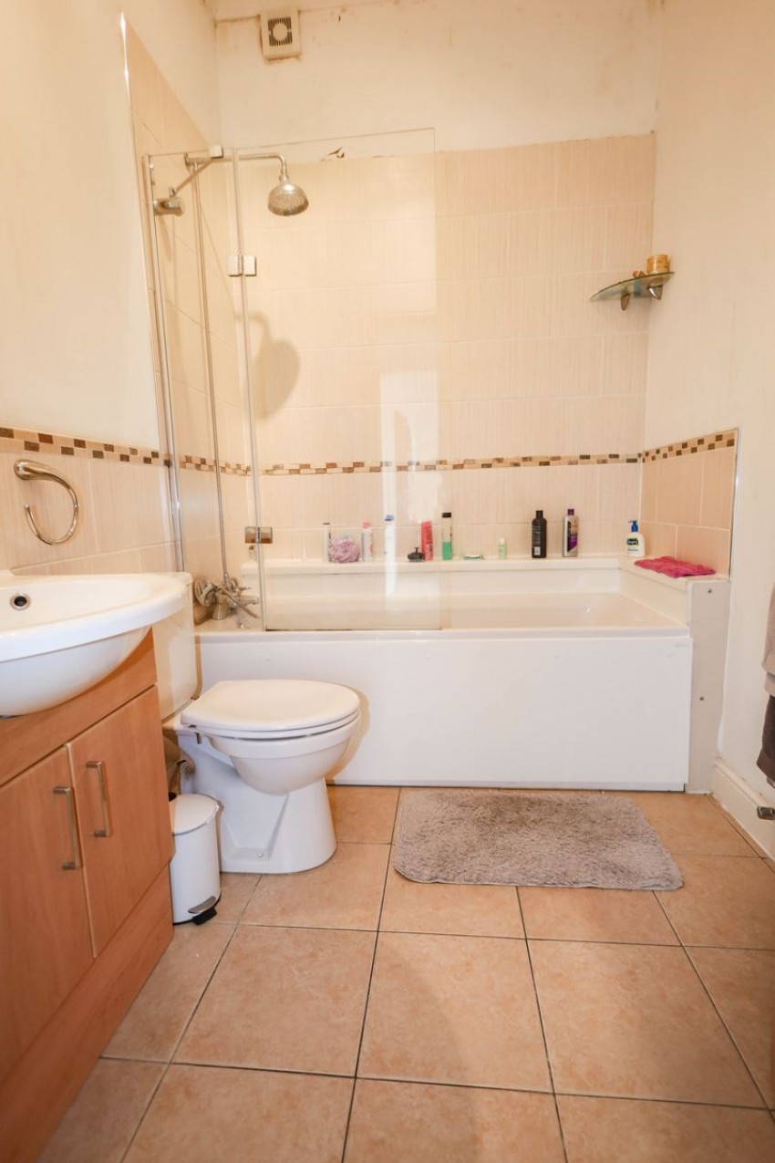 Images for Large Character Apartment On Lansdowne Road, Bournemouth