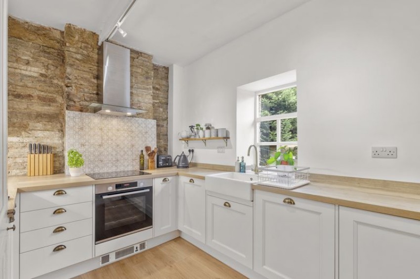 Images for Harrogate Road, Apperley Bridge