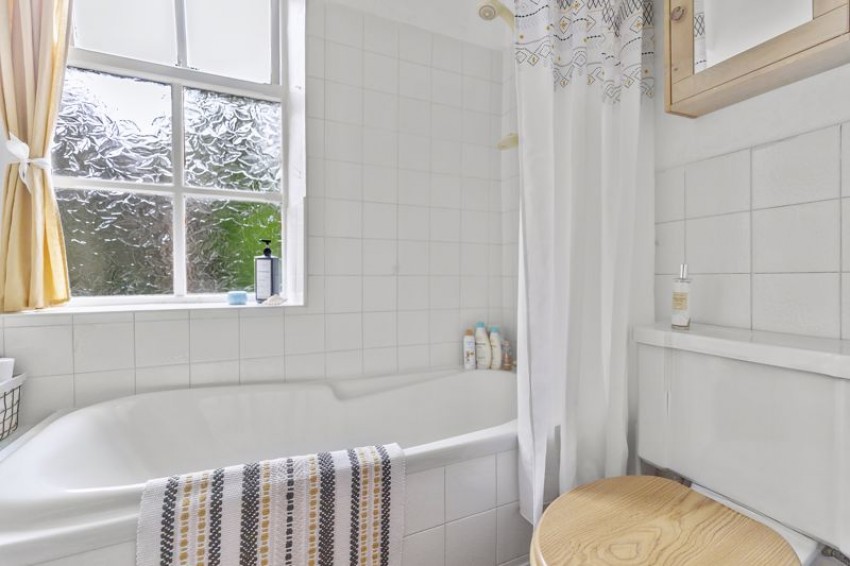 Images for Harrogate Road, Apperley Bridge