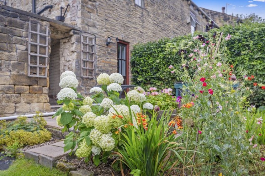 Images for Harrogate Road, Apperley Bridge