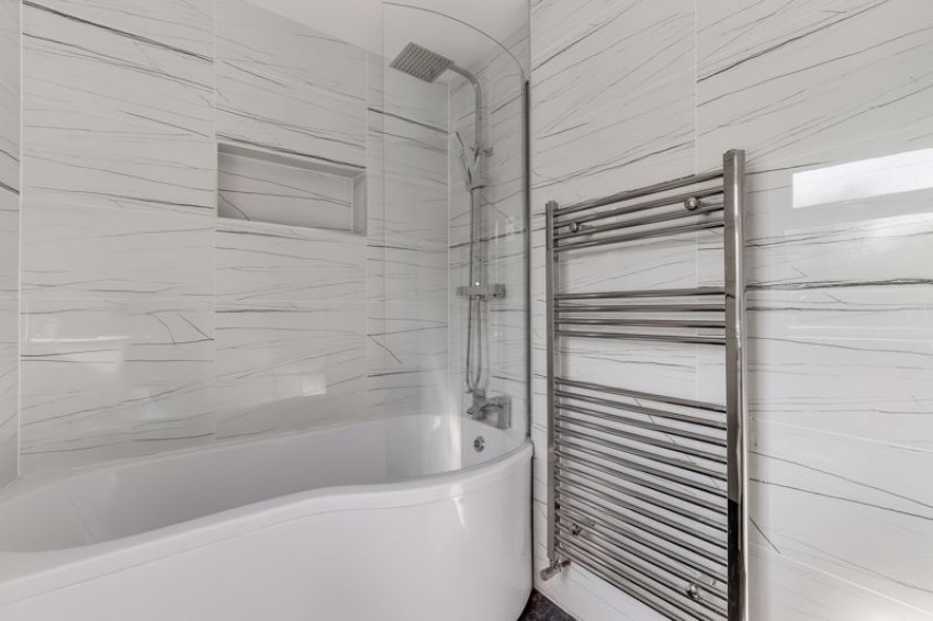 Images for Royd Avenue, Gilstead