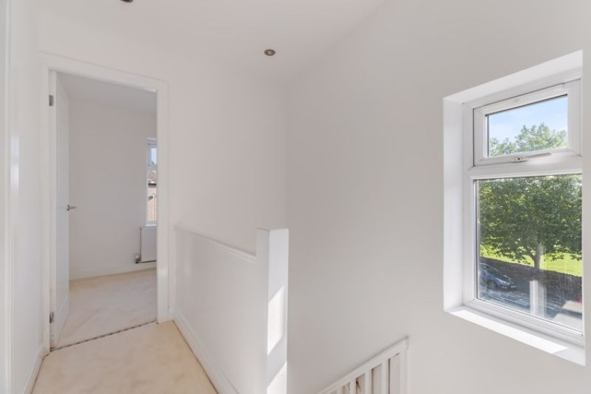 Images for Royd Avenue, Gilstead