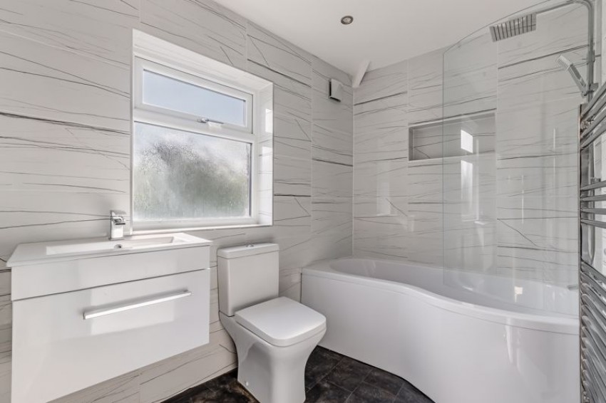 Images for Royd Avenue, Gilstead