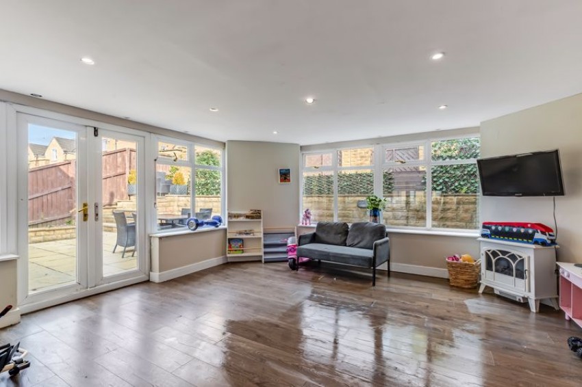 Images for Agincourt Drive, Bingley