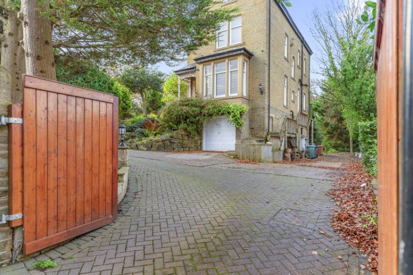 Images for Briar Garth, Shipley