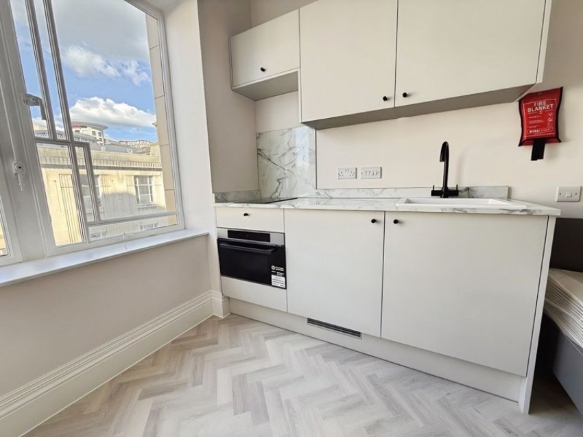 Images for New build luxury apartment with bills included situated by the beach