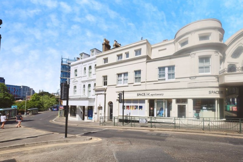 Images for New build luxury apartment with bills included situated by the beach