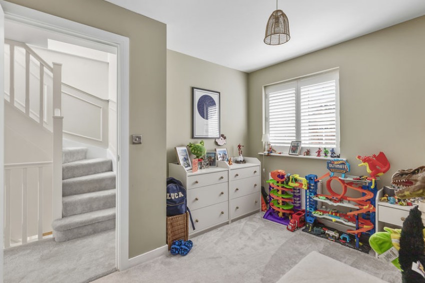 Images for New House Farm Drive, Menston