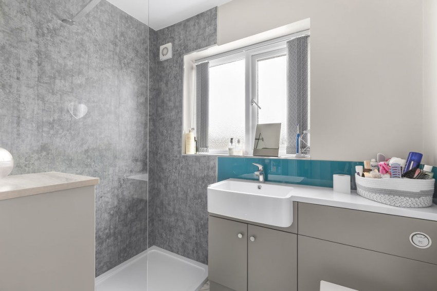 Images for Greenside Lane, Cullingworth