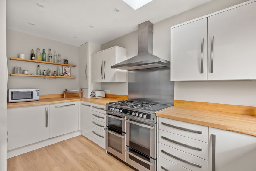 Images for South Hill Drive, Gilstead