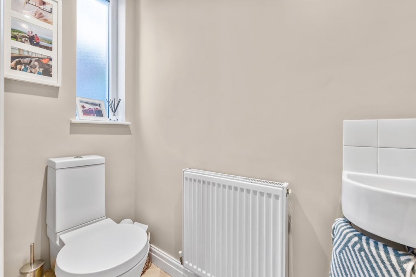 Images for South Hill Drive, Gilstead