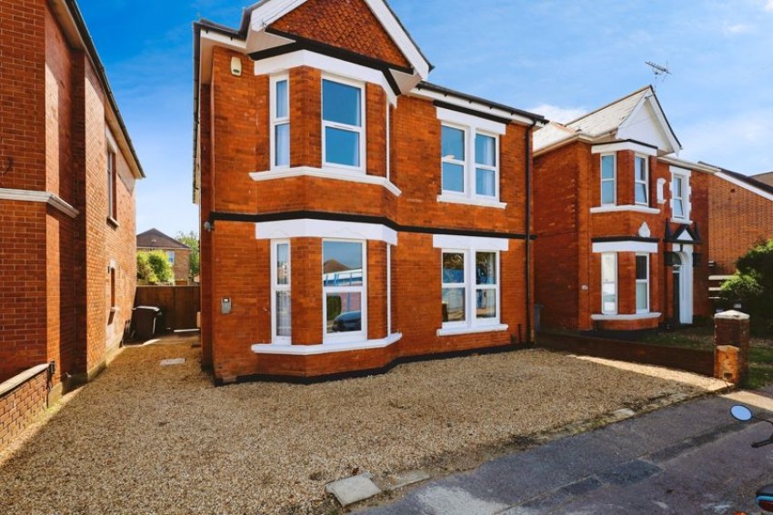 Images for Eight bedroom student house in Alma Road, Winton